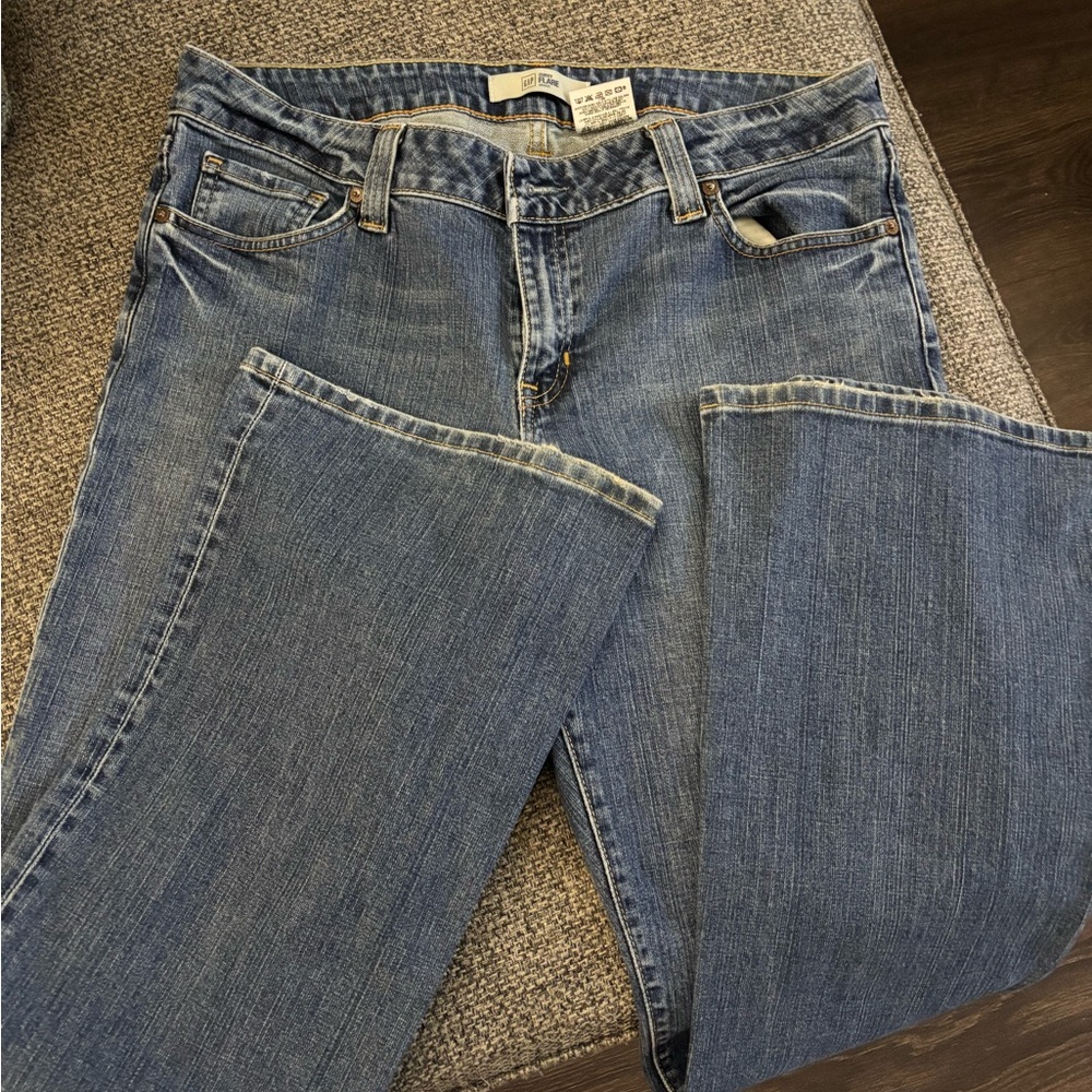 GAP Women's Curvy Flare Stretch Jean